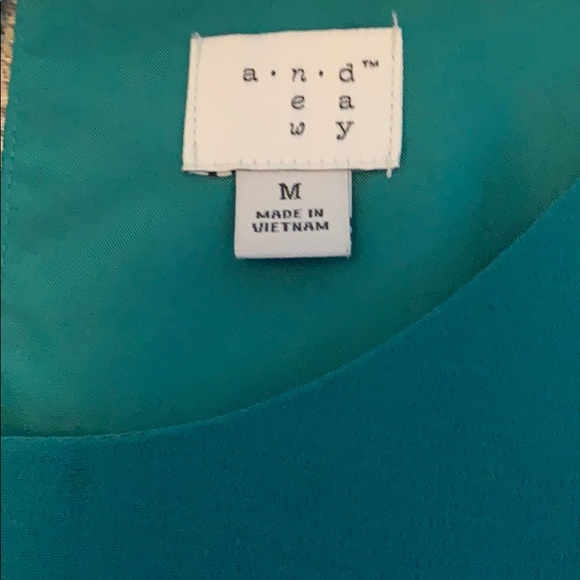 Green shift dress with ruffle sleeves - Picture 3 of 4